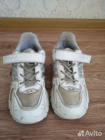 Кроссовки для девочки