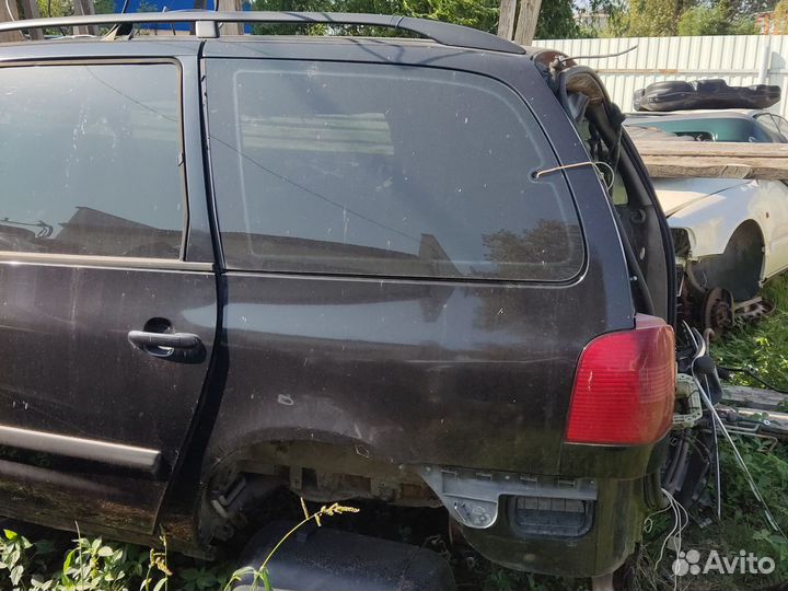 Задняя правое крыло volkswagen sharan