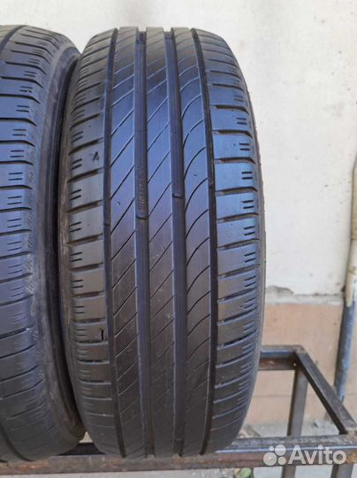 Kleber Dynaxer DR 215/60 R17 96V