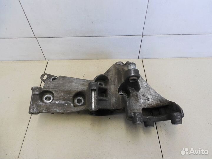 Кронштейн генератора Duster 2012