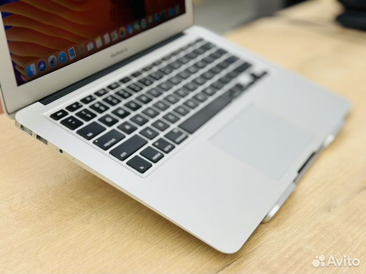 Apple MacBook Air 13 Core i5/ 256SSD 1цикл