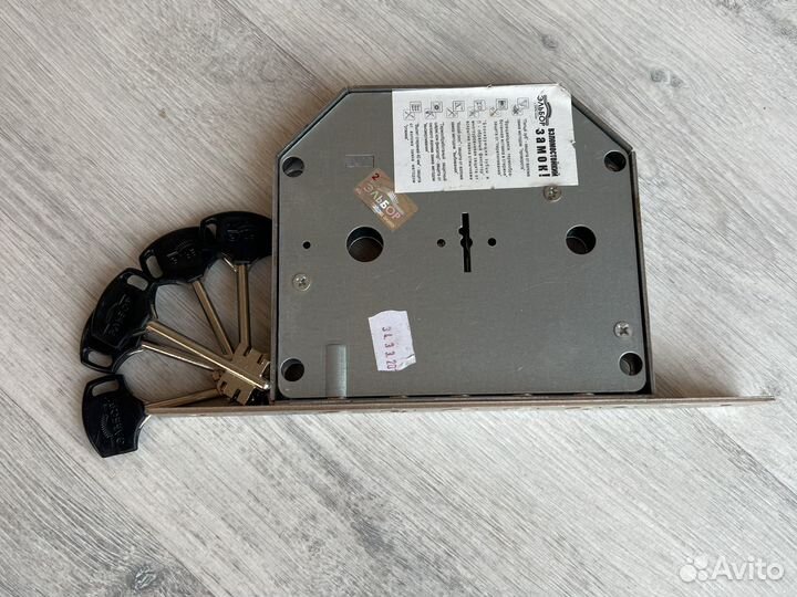 Замок врезной