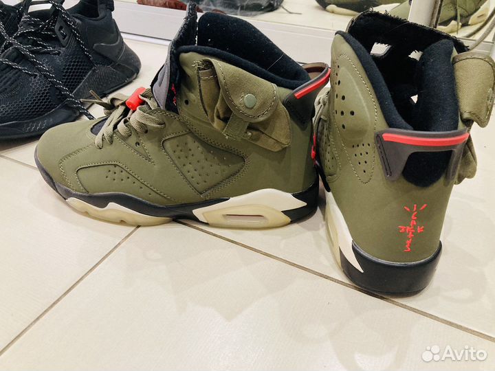 Кроссовки новые