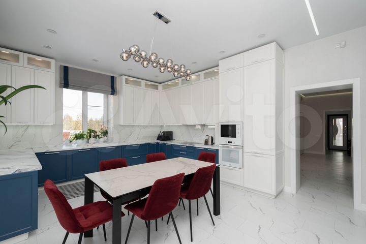 Коттедж 353,9 м² на участке 15 сот.