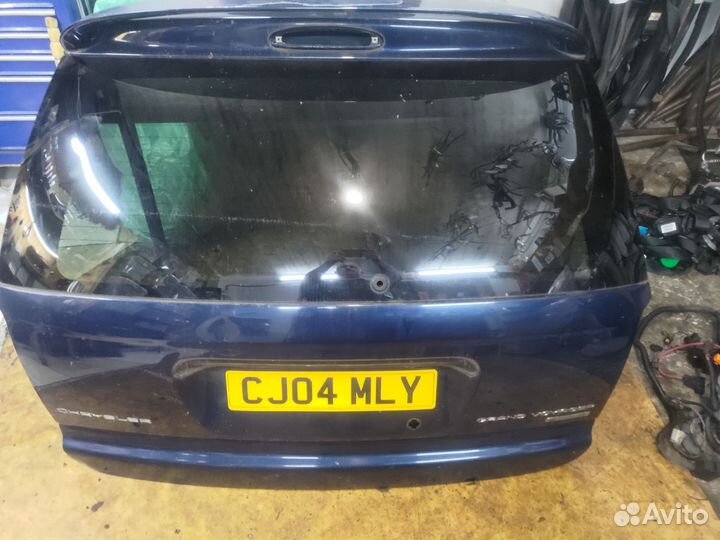 Задний спойлер Додж караван Вояджер 01-07г