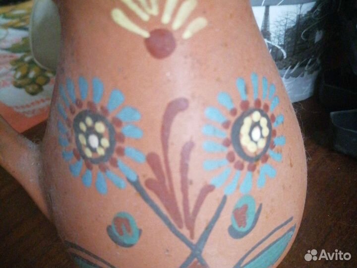 Глиняный кувшин старинный
