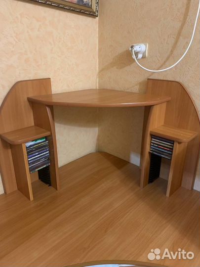 Компьютерный стол