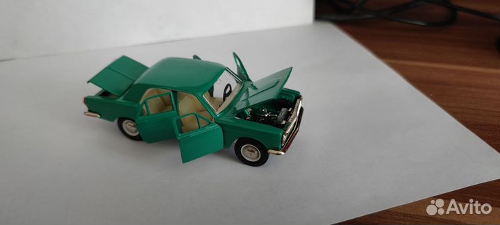 Волга газ 24 модель 1:43