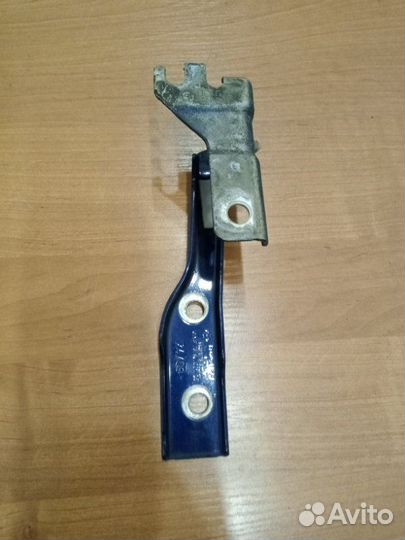 Петля капота передняя правая Volkswagen Polo