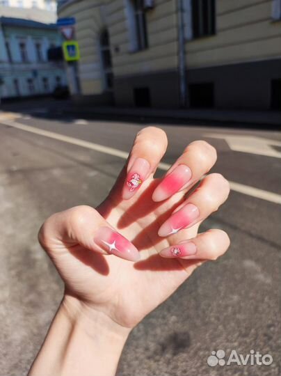 Мастер маникюра и педикюра