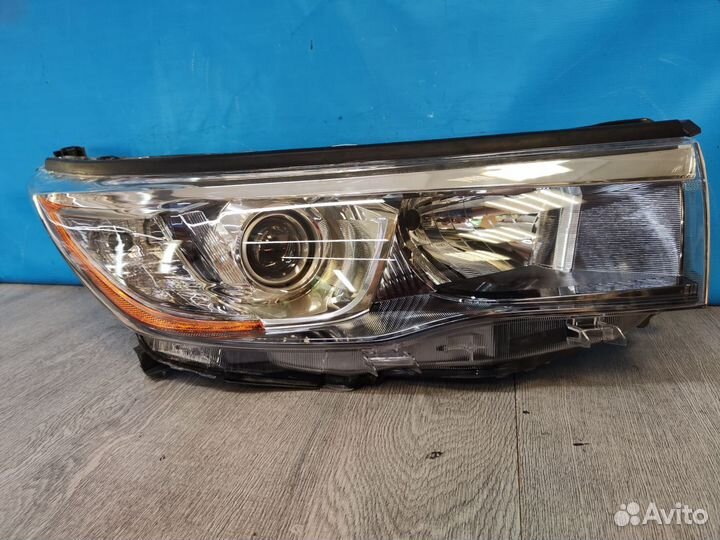 Фара правая Toyota Highlander 2013-2016