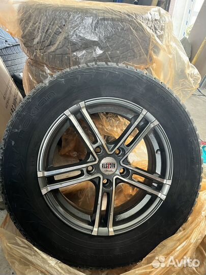 Nokian Tyres Hakkapeliitta 7 215/65 R16