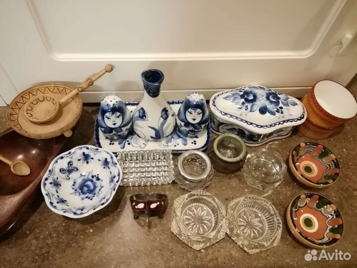 Солонки разные. Ложки фарфор