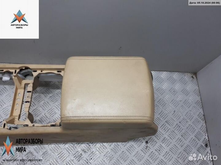 Подлокотник Volkswagen Touareg 2003 7L6863324