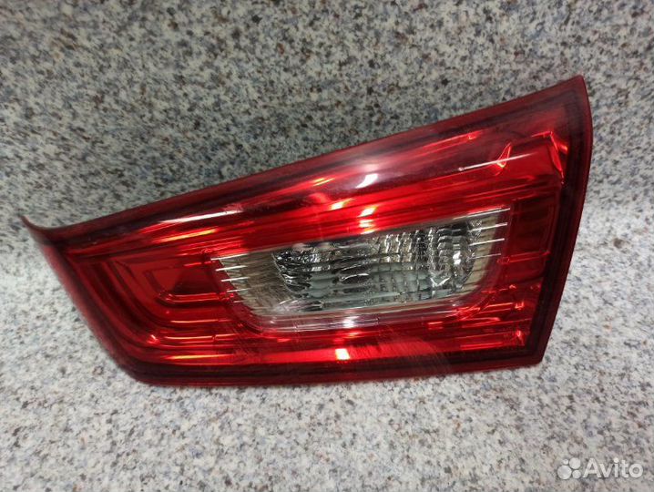 Фонарь внутренний правый Mitsubishi Asx 2010