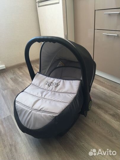 Коляска zippy 3 в 1