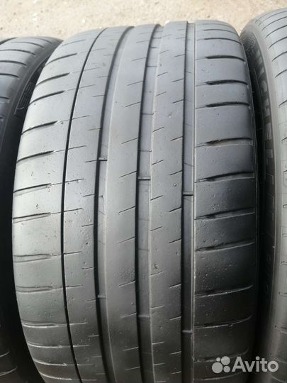 Michelin Pilot Sport 4 S 245/40 R20 и 275/35 R20