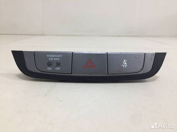 Кнопка аварийной сигнализации Hyundai ix35 LM 2010