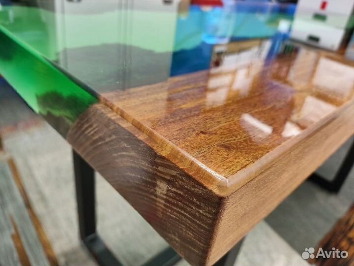 Стол река из эпоксидной смолы