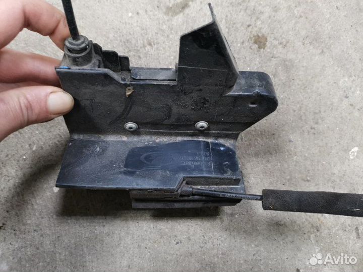 Замок боковой двери задний левый Лада Веста 2018