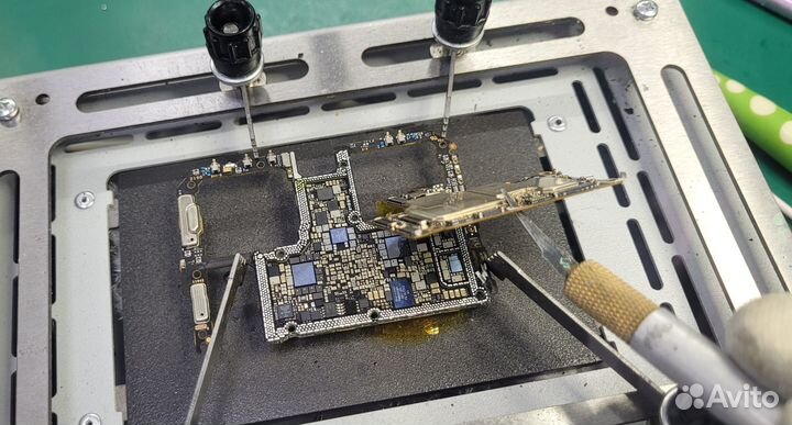 Ремонт телефонов - не включается / перезагружается