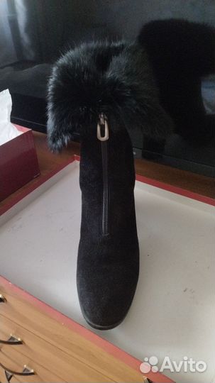 Зимние полусапожки Salmaso 39,5 чёрные женские