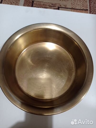 Большие латунные тазы