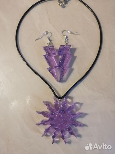 Украшения и брелки