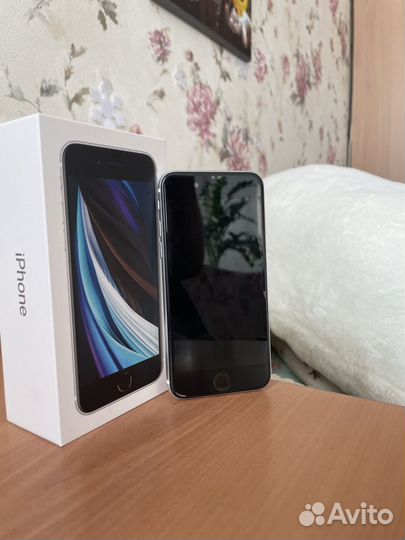 iPhone se 64gb 2020