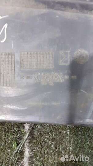 Решетка радиатора Skoda Fabia 2010 5J0853668C