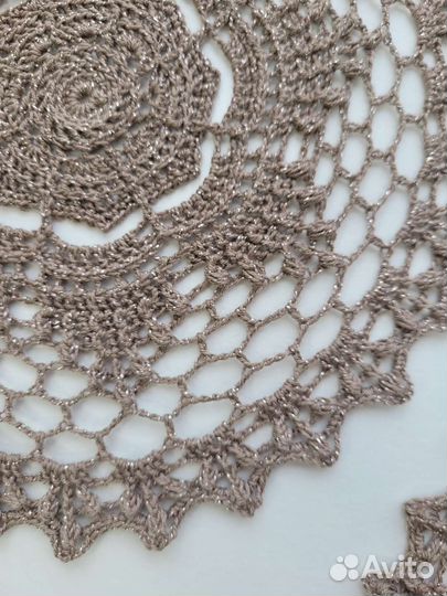 Салфетка бежевая рельефная с люрексом 22 см