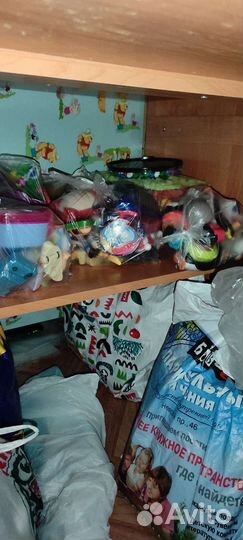 Много игрушек из Макдоналдс