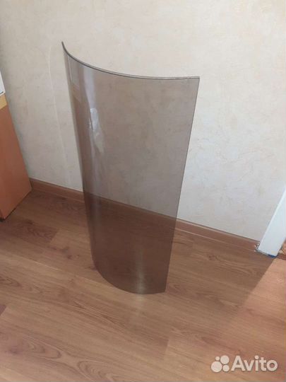 Стекло гнутое для стойки под тв