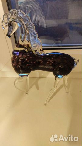 Лошадь стекло