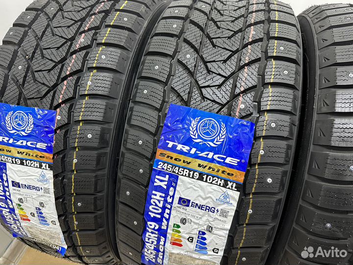 Tri Ace Snow White II Stud 245/45 R19 и 275/40 R19 102H