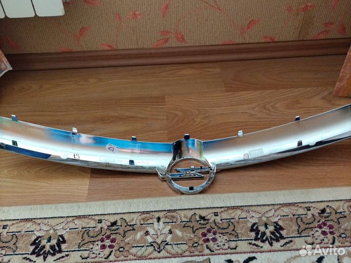 Накладка на решетку радиатора opel astra H (2004