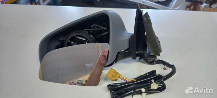 Зеркало левое Audi A4 B7