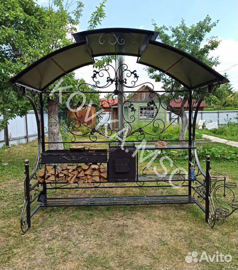 Мангал с крышей