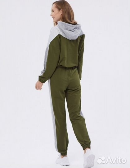 Костюм спортивный