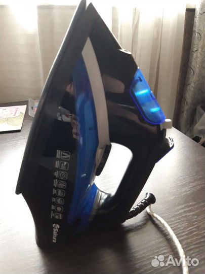 Утюг Sakura 3061