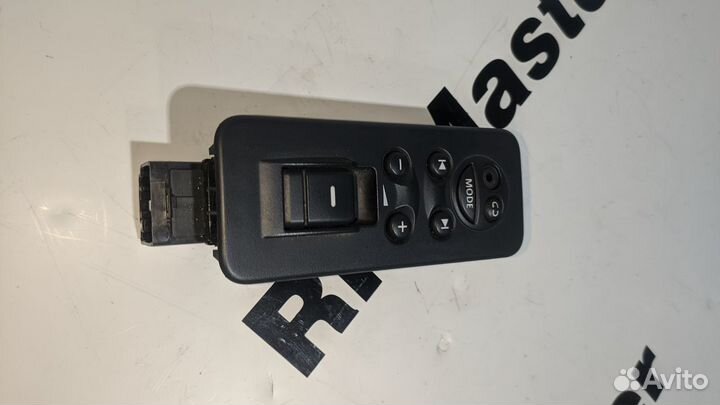 Кнопка стеклоподъёмника задняя Land Rover Disco3