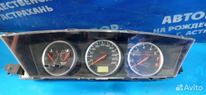 Панель приборов Nissan Primera P12 седан QG18DE