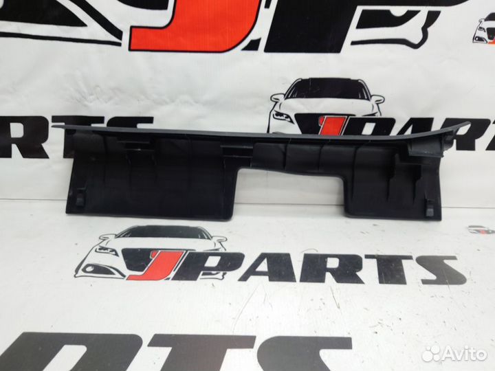 Накладка порога (внутренняя) Mitsubishi Outlander