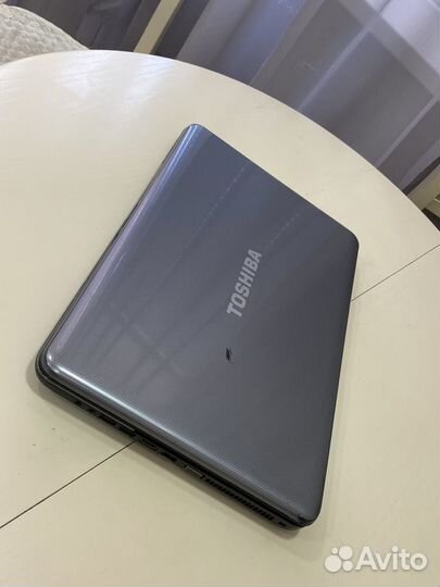 Отличный ноутбук Toshiba satellite l875 core i3