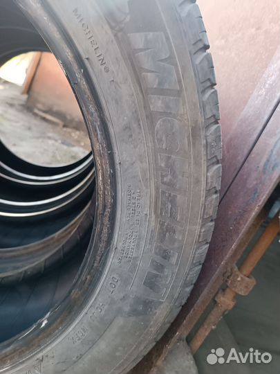 Michelin Agilis 235/55 R17 79R