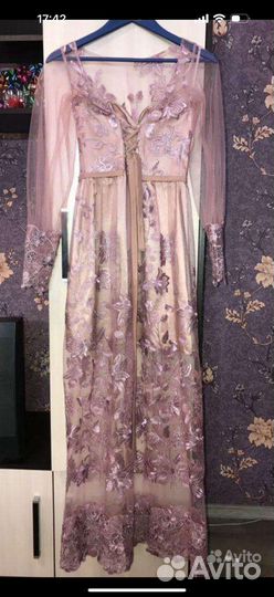 Вечернее платье на торжественное мероприятие