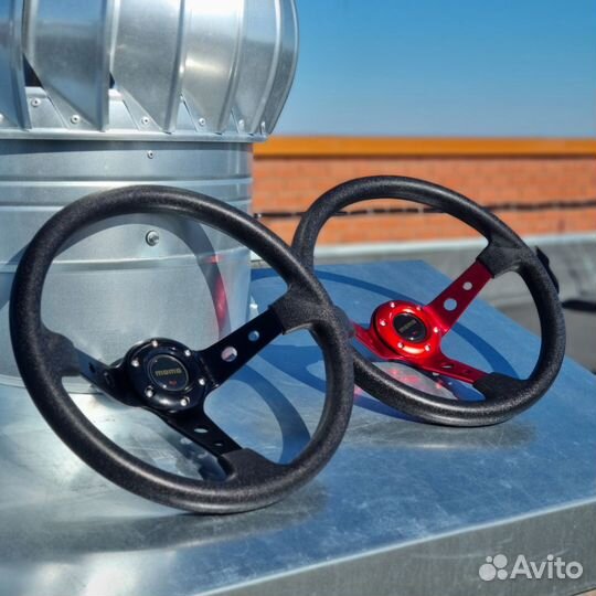 Спортивный руль momo