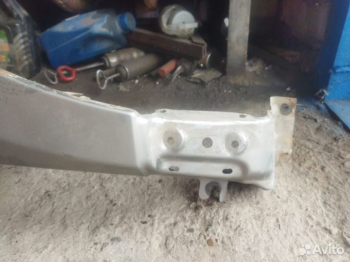 Крыло переднее правое renault duster