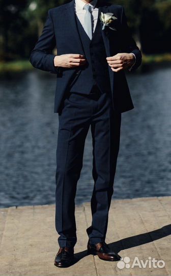 Мужской костюм тройка темно-синий