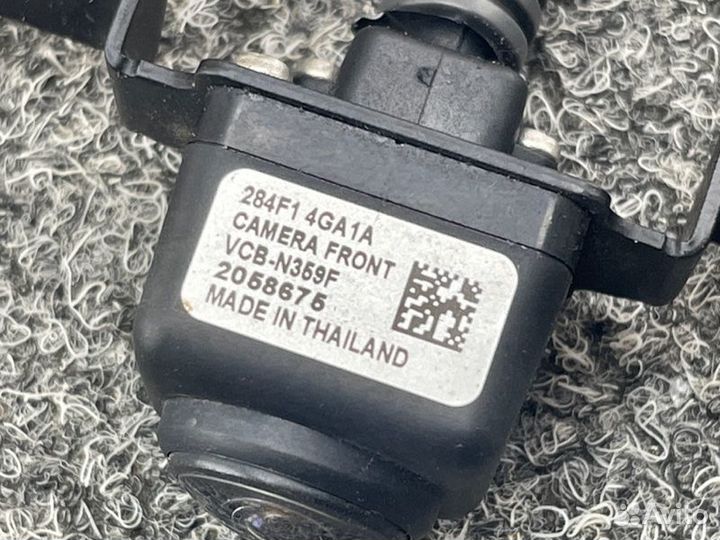 Камера переднего вида Infiniti Q50 V37